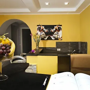 Hotel Paradiso, Genova
